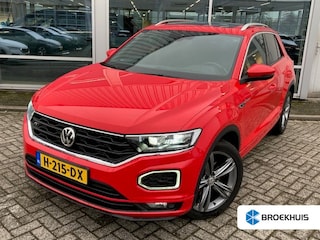 Volkswagen T-Roc 1.5 TSI Sport Business R 150pk DSG/AUTO | Dodehoekdetectie | Panorama dak | Camera achter | Elektri klep | Parkeersensoren v+a | R-Line exterieur  | Adaptief cruise control | 18"LMV