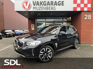 BMW iX3 High Executive 80 kWh // LEDER // ELEK.STOEL + GEHEUGEN // SCHUIF-KANTELDAK // CAMERA+SENSOREN // ELEK. KLEP // CARPLAY + NAVI //