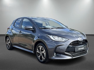 Toyota Yaris 1.5 Hybrid Black edition 115pk | Stoel en Stuur verwarming.
