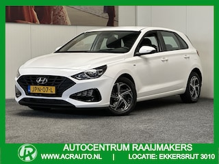 Hyundai i30 1.0 T-GDi MHEV COMFORT AUTOMAAT ACHTERUIT RIJ CAMERA APPLE CARPLAY NAVIGATIE LM 16 INCH CLIMA SCHAKELFLIPPERS  STUURBEDIENING, STOELVERWARMING ZEER MOOI !!
