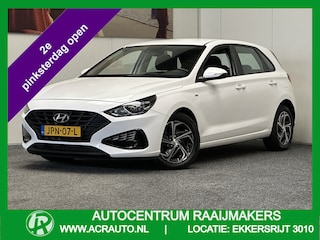 Hyundai i30 1.0 T-GDi MHEV COMFORT AUTOMAAT ACHTERUIT RIJ CAMERA APPLE CARPLAY NAVIGATIE LM 16 INCH CLIMA SCHAKELFLIPPERS  STUURBEDIENING, STOELVERWARMING ZEER MOOI !!