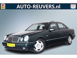 Mercedes-Benz E-klasse 230 Avantgarde VOOR DE LIEFHEBBER / Airco / Schuifdak