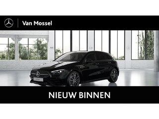 Mercedes-Benz A-klasse 250 e 140 Year Edition / Panaroma-dak / Sfeerverlichting / 19inch / Night-Pakket /