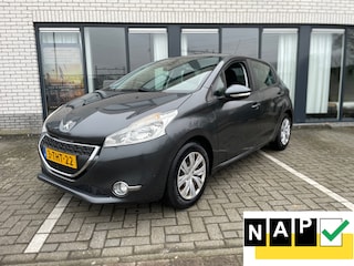 Peugeot 208 1.2 VTi Envy Navi Clima Cruis Trekhaak