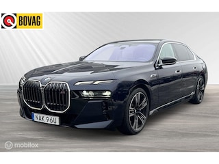 BMW M760e xDrive, Individual, B&W, pano, massage