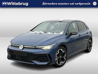 Volkswagen Golf 1.5 eTSI 150pk R-Line Black Style DSG Automaat / Panorama dak / LM 18 inch / Camera / Parkeersensoren / LED Plus Garantie tot 7-4-2030 / 100.000km
