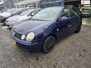 Volkswagen Polo 1.2-12V | NIEUWE APK | AIRCO | 12 MND GARANTIE | 4xNW BANDEN | ELEC RAMEN |