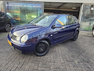 Volkswagen Polo 1.2-12V | NIEUWE APK | AIRCO | 12 MND GARANTIE | 4xNW BANDEN | ELEC RAMEN |