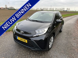 Toyota Aygo 1.0 VVT-i MT Play Camera CC Carplay Enz
