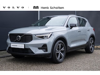 Volvo XC40 B4 Plus Dark | Verwarmde Voorstoelen en Stuurwiel | Semi- Elektrische Trekhaak | Verwarmbare Voorruit | Achteruitrijcamera | Harman Kardon Premium Audio | Keyless Entry en Start