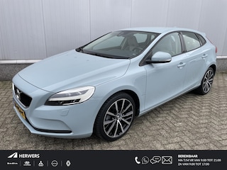 Volvo V40 2.0 T3 Momentum / Navigatie / Trekhaak / Cruise Control / Led Verlichting / 18 Inch LMV / Climate Control / Parkeersensoren / Verwarmde Stoelen / Telefoon / Compleet Dealer Onderhouden.