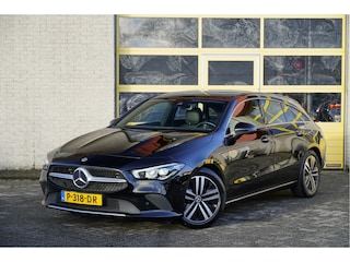 Mercedes-Benz CLA Shooting Brake 180 Automaat! Business Solution BJ2022 Lmv 17" | Led | Pdc | Navi | Elek. trekhaak | Elek. achterklep | Achteruitrijcamera | Navigatiesysteem | Virtual cockpit | Climate control | Cruise control | Sportstoelen | Verwarmde voorstoelen | Zwarte hemel