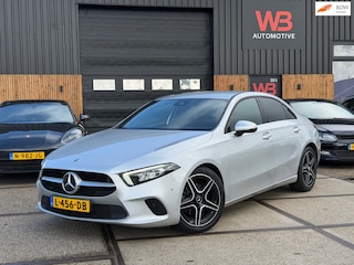 Mercedes-Benz A-klasse 200 Premium Plus Cruise Clima Camera Burmester 18'' AMG met zgan all season.