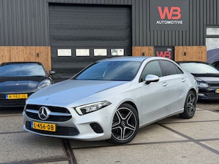 Mercedes-Benz A-klasse 200 Premium Plus Cruise Clima Camera Burmester 18'' AMG met zgan all season.