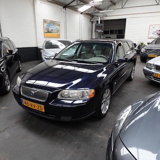 Volvo V70 2.4 D5 MOMENTUM