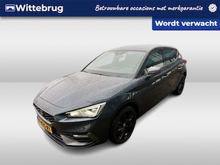 Seat Leon 1.4 TSI eHybrid PHEV FR / Navigatie / Camera / Parkeersensoren V+A / Memory seats / Lichtmetaal 17 inch /