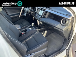 Toyota RAV4 2.0 Style 4WD | Navigatie | Achteruitrijcamera | Verwarmde voorstoelen | Elektrische achterklep