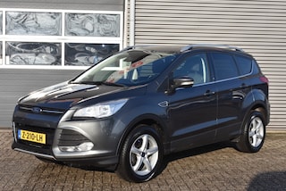 Ford Kuga 1.5 ECOB. TITANIUM / PDC / AFN TREKHAAK / STOELVERWARMING