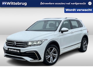Volkswagen Tiguan 1.4 TSI eHybrid 245pk DSG R-Line Business / Panoramadak / Zwenkbare Trekhaak / Elek Achterklep / IQ-LED / Stuur & Stoelverwarming / 19'' LMV