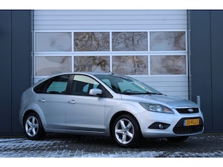 Ford Focus 1.6 Comfort 5-Deurs Airco/Cruise/Bluetooth/Elek.Ramen/C.V./RadioCD.AUX/16"LM/Trekhaak/1e.Eigenaar/91.133km/APK:09-2026