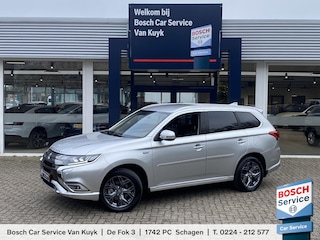 Mitsubishi Outlander 2.4 PHEV Intense / Automaat / NL-Auto / Dealer-Onderhouden / 1e-Eigenaar / AWD / Afneembare-Trekhaak / Standkachel / Cruise-Control / Climate-Control / Stoelverwarming / Elektr.-Stoelen / Apple-Carplay & Android-Auto / Dodehoek-Detectie / LED / Keyless / DAB Radio-Bluetooth / Camera / PDC V+A / 18'' LMV / All-Season / ENZ.