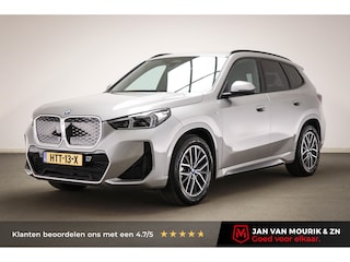 BMW iX1 eDrive20 67 kWh M-Sport Edition | PREMIUM PACK | STUURVERWARMING | DAB | APPLE | CAMERA