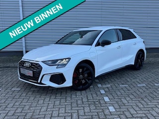 Audi A3 Sportback 45 TFSI e S Black edition Competition,Stoelverwarming,Carplay,Sportstoelen,