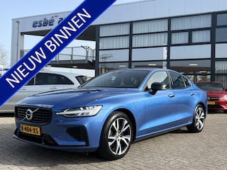 Volvo S60 2.0 T6 Recharge 340 pk AWD R-Design Navigatie Trekhaak Elek Stoel ACC Pilot Assist Blis Camera Apple Carplay Android Auto Plug in Hybride NL Auto 1e Eigenaar