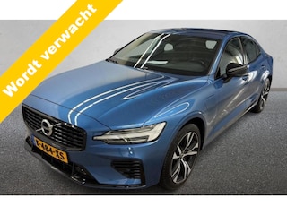 Volvo S60 2.0 T6 Recharge 340 pk AWD R-Design Navigatie Trekhaak Elek Stoel ACC Pilot Assist Blis Camera Apple Carplay Android Auto Plug in Hybride NL Auto 1e Eigenaar