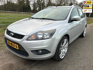 Ford Focus Wagon 1.6 Comfort dealer ond. met trekhaak