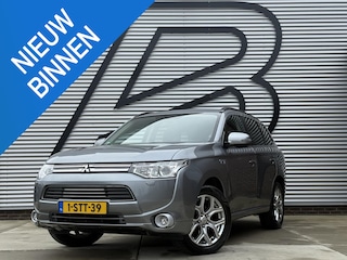 Mitsubishi Outlander 2.0 PHEV Instyle Navi,Pano,Camera,Clima,Cruise,Trekhaak,Leder,Dealer Onderhouden,N.A.P,APK tot 12-2026
