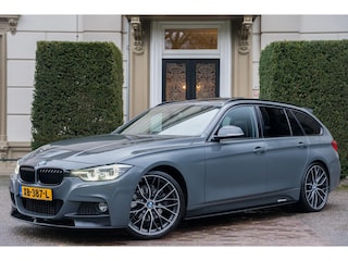 BMW 3-serie Touring 330i M-Performance PANO | 360 CAM | CARPLAY | H&K | GRIGIO TELESTO | ORG NL 2E EIGN