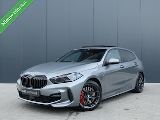 BMW 118i High Executive M pakket|Camera|Pano|M-Performance remmen