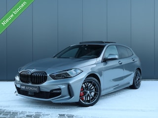 BMW 118i High Executive M pakket|Camera|Pano|M-Performance remmen