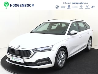Skoda Octavia Combi 1.4 TSI iV PHEV Business Edition | SoH 100% | Navigatie | Cruise control | Keyless | CarPlay | Parkeersensoren achter | Draadloze telefoonlader | Elektrisch inklapbare buitenspiegels |