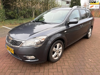 Kia Ceed Cee'd 1.4 CVVT X-ecutive / Airco / Navi / PDC / Trekhaak