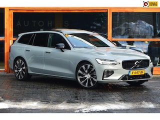Volvo V60 T6 Hybride AWD Plus Dark | Panoramadak | Harman/Kardon | Stoel + Stuur Verwarmd | Pilot-Assist | Apple CarPlay |