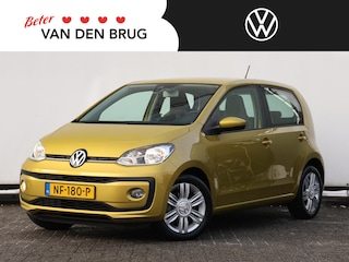 Volkswagen Up 1.0 BMT high up! 60pk | NL-Auto | Airco | Cruise control | Achteruitrijcamera | Lichtmetalen velgen | Parkeersensoren |