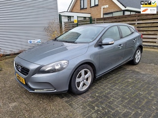 Volvo V40 2.0 D4 Momentum Business Bj:2014 NAP!