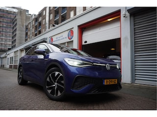 Volkswagen ID.5 Pro 77 kWh | 94%SOH | Panoramadak | MATRIX | Leer | 360 camera | Adaptieve cruise + lane departure met stuurcorrectie | Dakspoiler | Apple Carplay | Key Less Entry/ Go | Sfeerverlichting