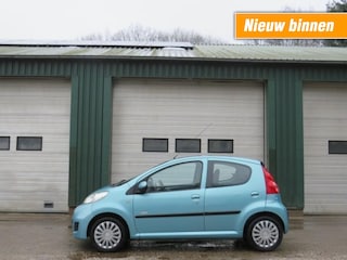 Peugeot 107 1.0-12V Millesim 200