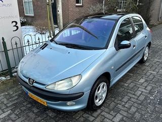 Peugeot 206 1.4 Gentry Premium