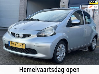 Toyota Aygo 1.0-12V +/ 5drs/nap/1jaar apk/ airco/ EL-ramen/ zeer nette auto.