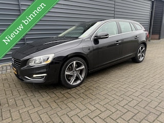 Volvo V60 2.4 D6 AWD Plug-In Hybrid Summum Navi Pdc