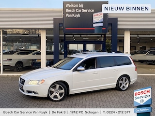 Volvo V70 2.0T R-Edition / Automaat / NL-Auto / Vol-Leder / 203 PK / Stoelverwarming / Cruise-Control / Climate-Control / Bi-Xenon / Radio-Bluetooth / PDC-Achter / 18'' LMV / ENZ.