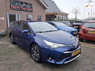Toyota Avensis Touring Sports 1.8 VVT-i SkyView Edition automaat. Navi, cruise, camera, verwarmde voorstoelen, etc, etc.