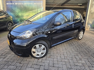 Toyota Aygo 1.0-12V Access | 2E EIGENAAR | 12 MND GARANTIE | NW APK |