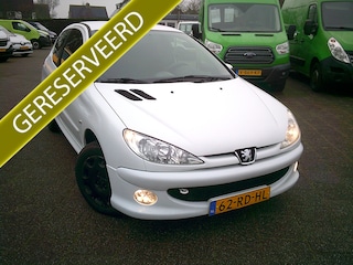 Peugeot 206 1.4 Air-line VOORZIEN VAN AIRCO !!!!