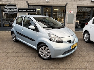 Toyota Aygo 1.0-12V 5Drs Nieuwe apk Weinig kilometers