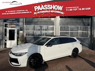 Volkswagen Passat Variant 1.5 eHybrid R-Line Edition | 272 Pk AutomaatMatrix LED | Panoramadak | Head-Up | Black Style | Trekhaak | 18" | 40.050 Km!!